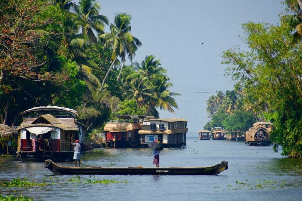 Top 10 Budget Travel Destinations in India: Explore Without Breaking the Bank 11 Kerala, Alleppey ,Alappuzha