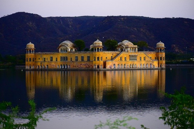 Top 10 Budget Travel Destinations in India: Explore Without Breaking the Bank 8 jaipur Rajasthan gotrify image GoTrify