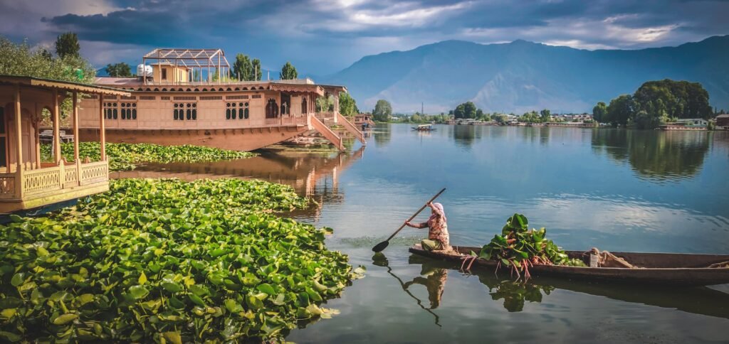 Srinagar Weather in August - Gotrify